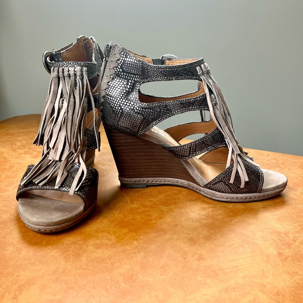 Trask Womens Trask Felicity Snake Print Fringe Wedge Sandals (Size 7)